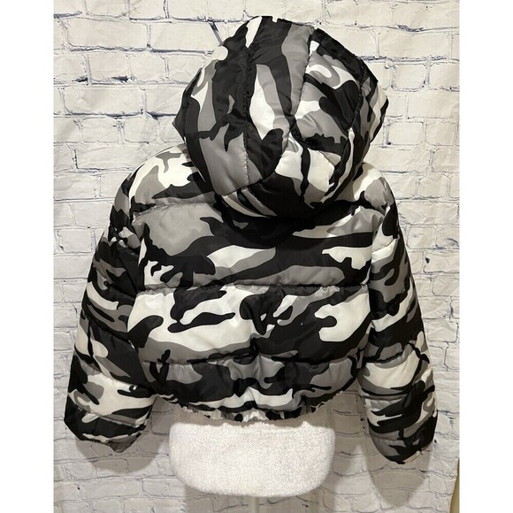 Almost Famous black and white camouflage cropped puffer jacket Size 1X - Picture 4 of 8